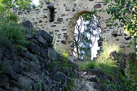 Ruine der Alten Kapelle auf dem Petersberg